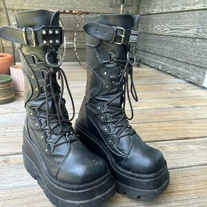 Demonia Shaker-70 Platform Boots Women’s Size 9